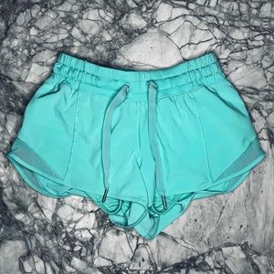 Lululemon Hotty Hot Short 2.5” Bali Breeze Size 2